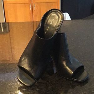 Ladies 8/ 1/2 Via Spiga black slip on heels